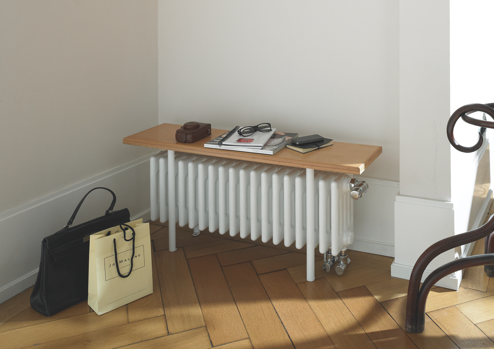 Rendering Zehnder Charleston Relax Decorative radiator Front view