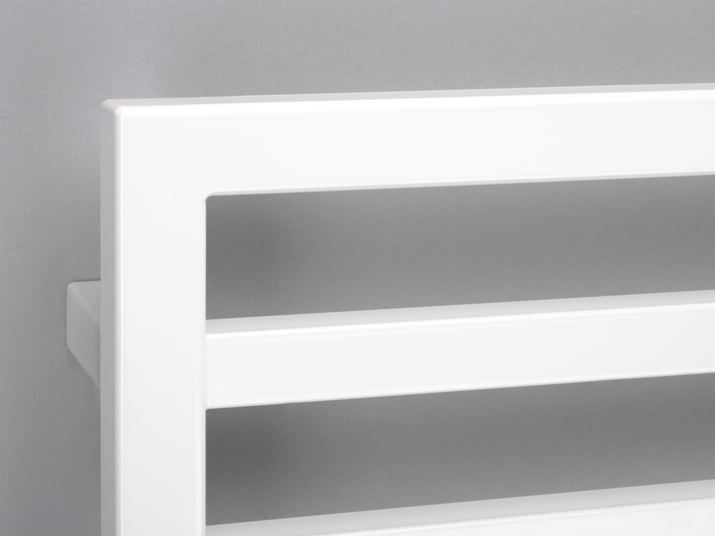 Zehnder_RAD_Quaro_0336 Cut-Out Zehnder Quaro Decorative radiator Side view