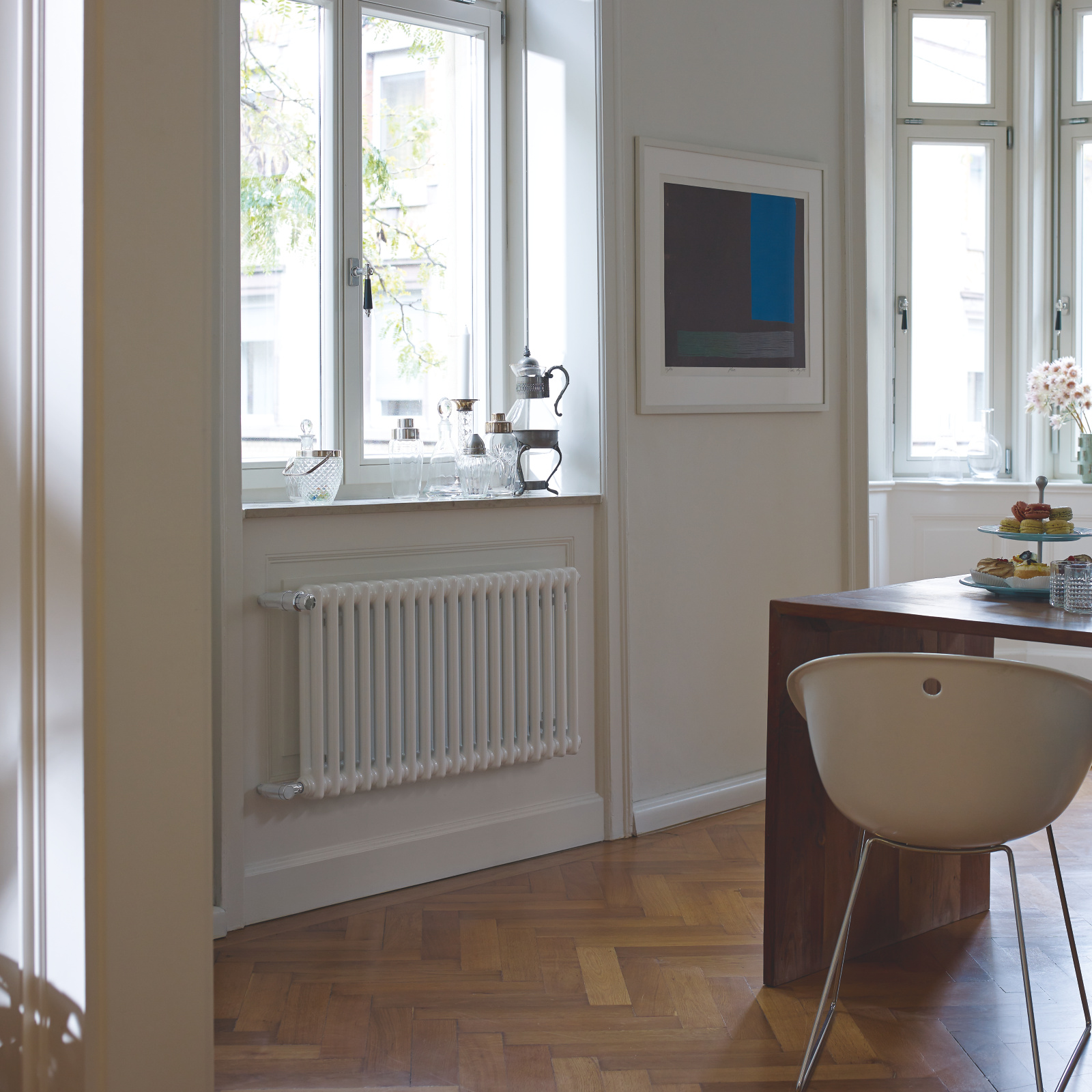 Zehnder_RAD_Charleston-Retrofit-HY_2046_19_RAL9016_ww_essen_01a_print+web Rendering Zehnder Charleston Retrofit Decorative radiator