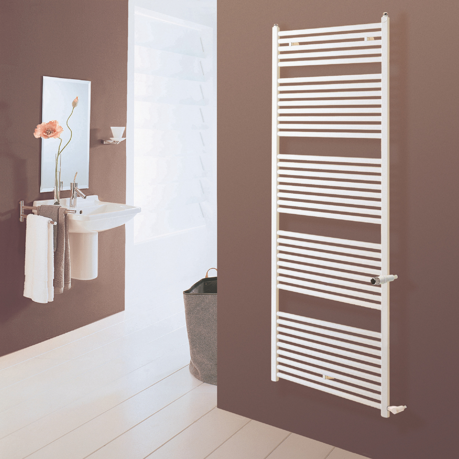 Zehnder_RAD_Zeno-HY_bathroom_brown Rendering Zehnder Zeno Decorative radiator Side view