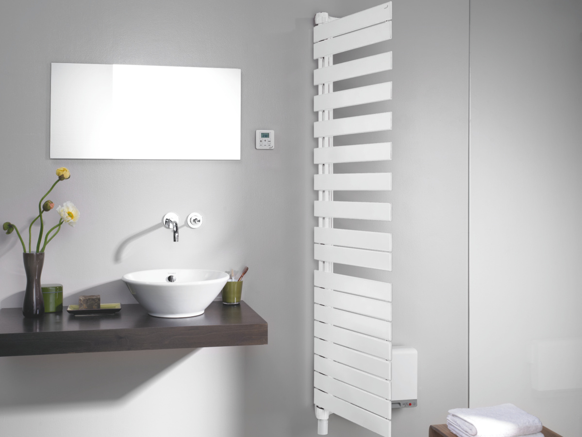 Zehnder_RAD_Roda-Twist-Spa-Air-EL_right_IRS_bathroom_mirror_white_quartz Rendering Zehnder Roda Twist Spa Air Decorative radiator