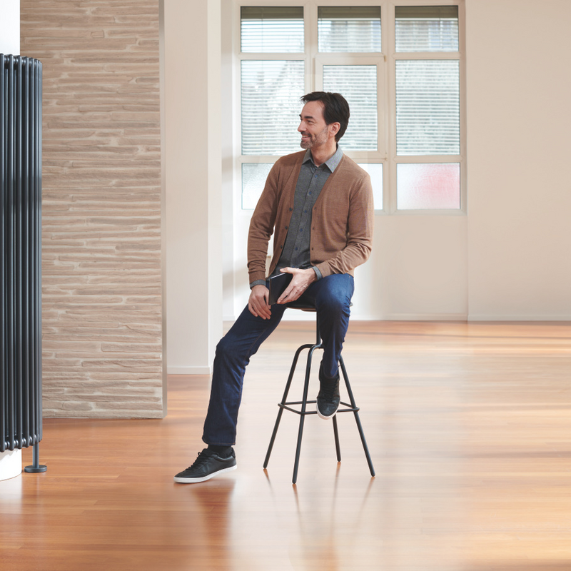 Zehnder-RAD-V0119-Create-charleston_planer_quer_ipad-klein_01 Photograph Zehnder Charleston Decorative radiator Side view