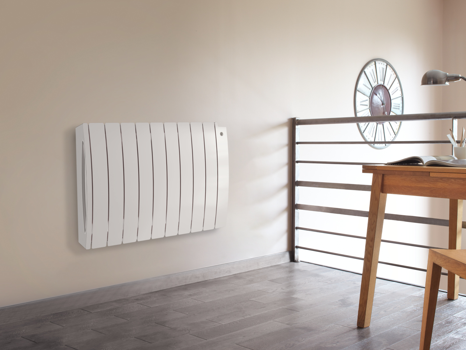 Zehnder_RAD_TaigaE_057-081-CF_PureWhite_Millieu_Persp Rendering Taïga Decorative radiator Angled view