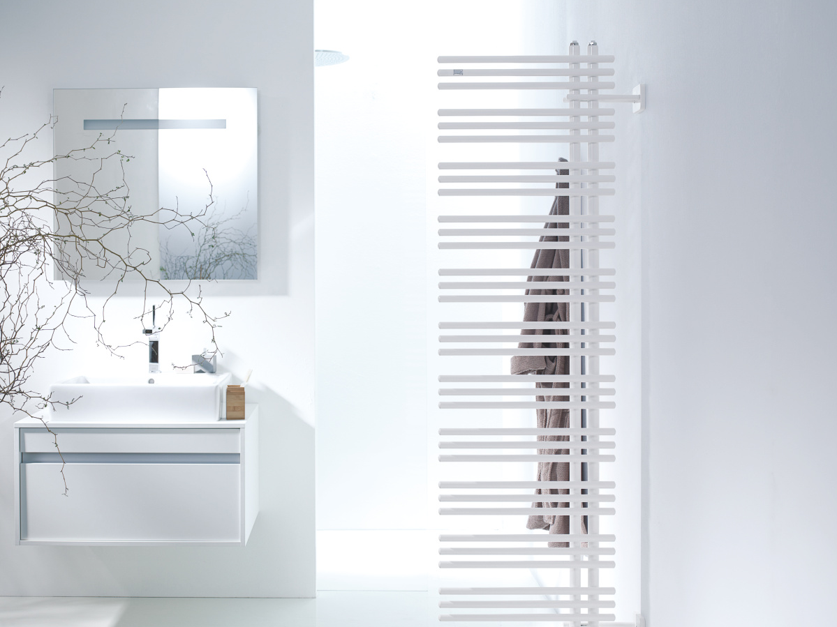 Cut-Out Zehnder Yucca Asym Decorative radiator Front view