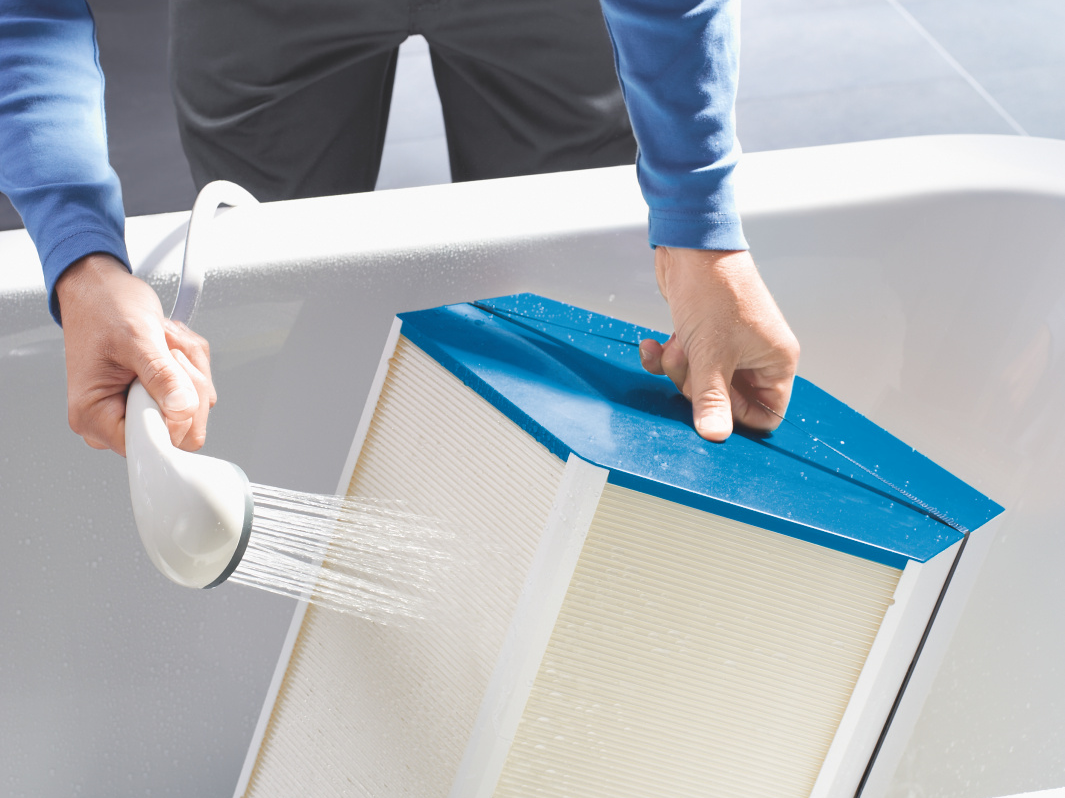 [Translate to Nederlands:] Een enthalpiewisselaar kun je makkelijk schoonmaken